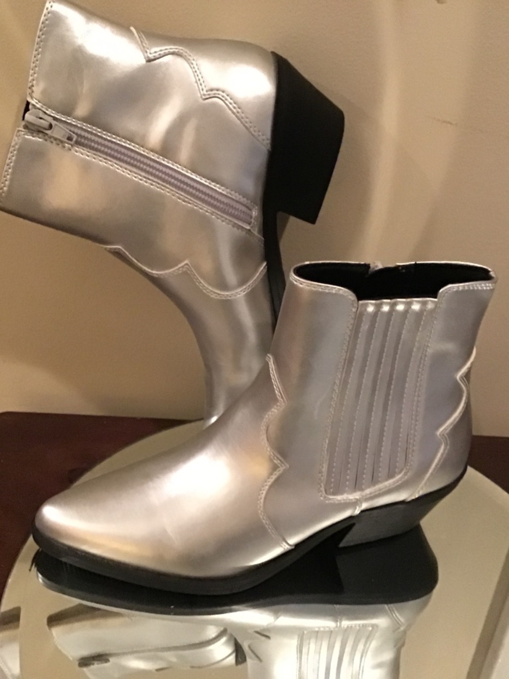 New No Boundaries Silver Metallic Western Boot - Size 6